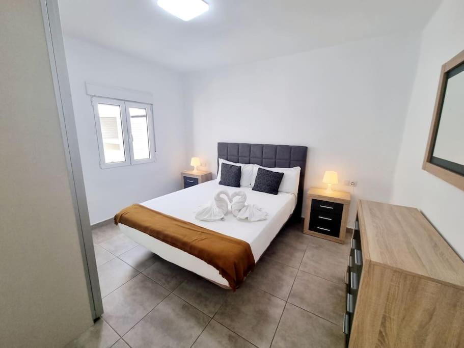 Pequeno Bungalow Firt Line Of The Sea Costa Teguise Dış mekan fotoğraf