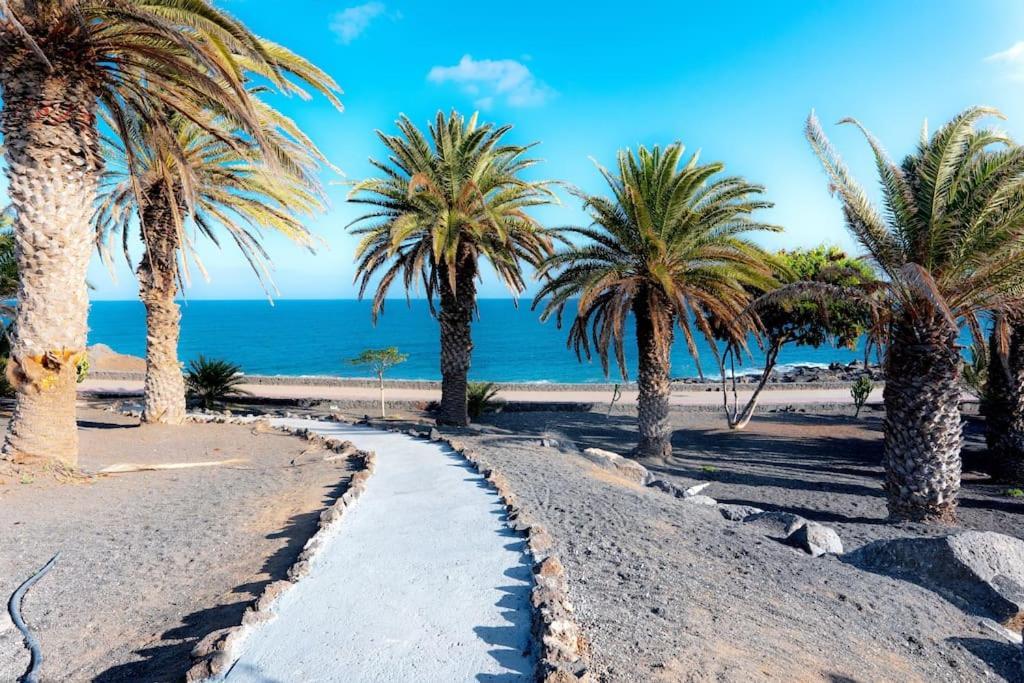 Pequeno Bungalow Firt Line Of The Sea Costa Teguise Dış mekan fotoğraf