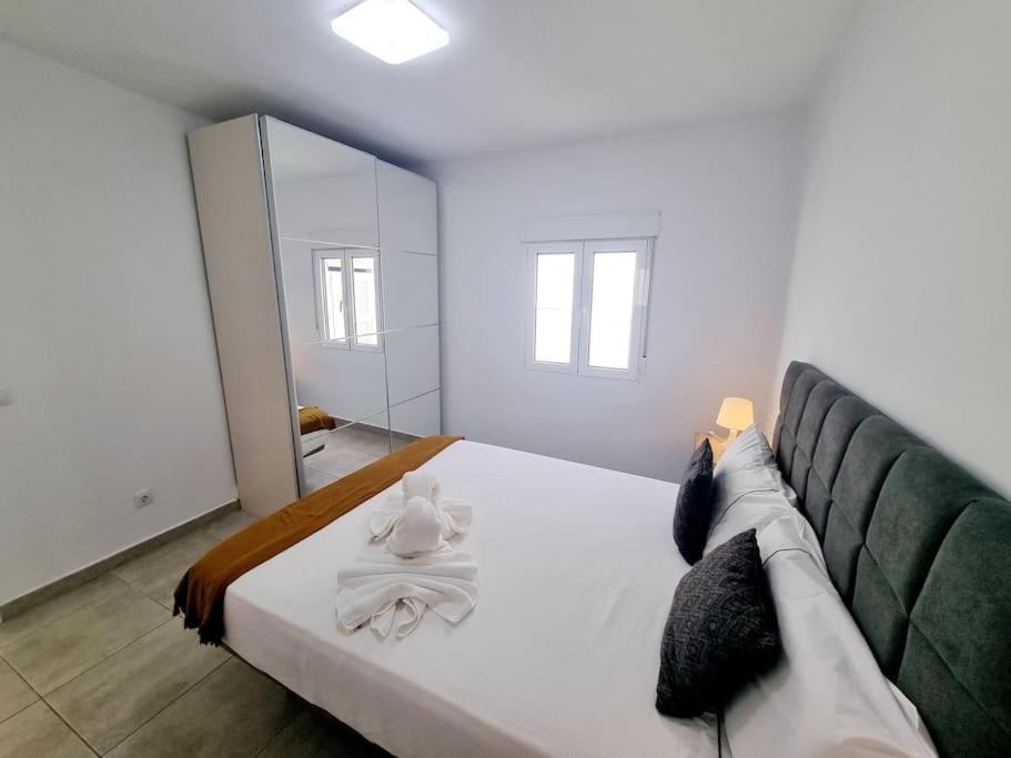 Pequeno Bungalow Firt Line Of The Sea Costa Teguise Dış mekan fotoğraf